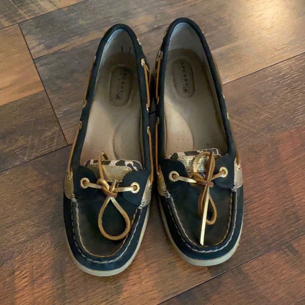 Leopard Sperrys